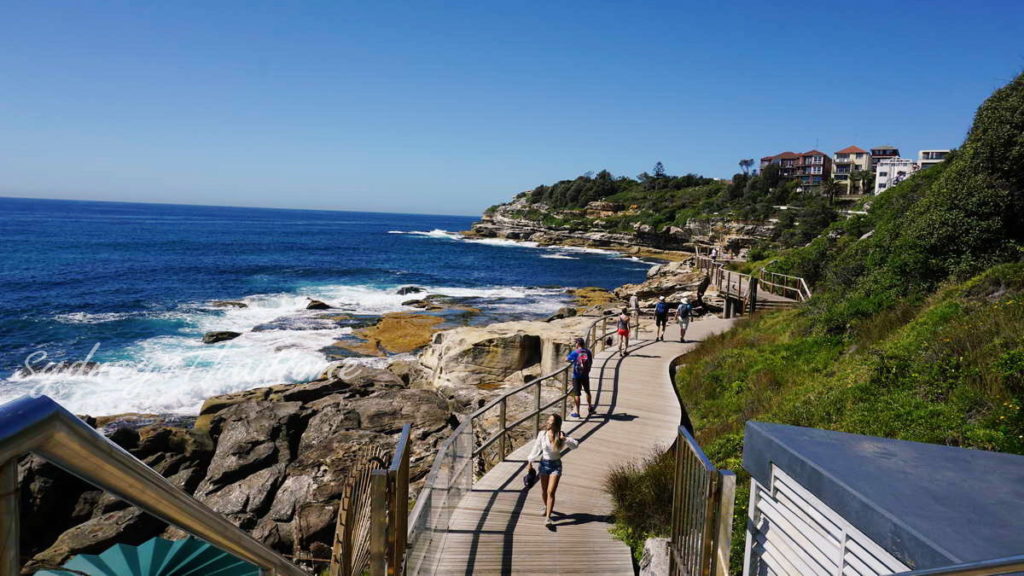 Coastal walk Bondi Beach เที่ยวกับแซนดี้ Sydney Australia